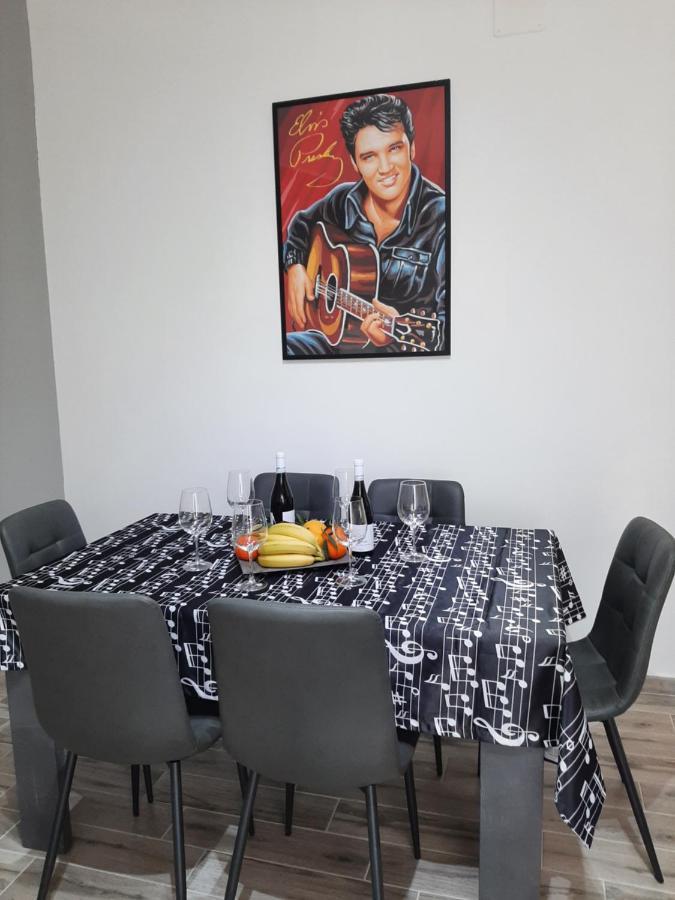 The Home Of Music Stars CTA Exteriör bild